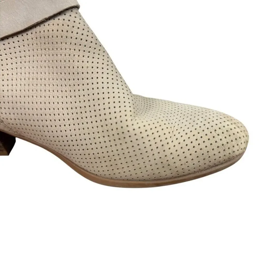 Clarks Boylan Dawn Perforated Nubuck Leather Ankle Boots Booties Shoes sz 7.5
